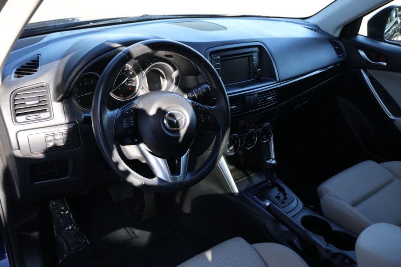 Mazda CX-5 Vehicle Full-screen Gallery Image 17