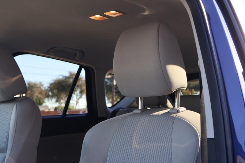 Mazda CX-5 Vehicle Full-screen Gallery Image 19