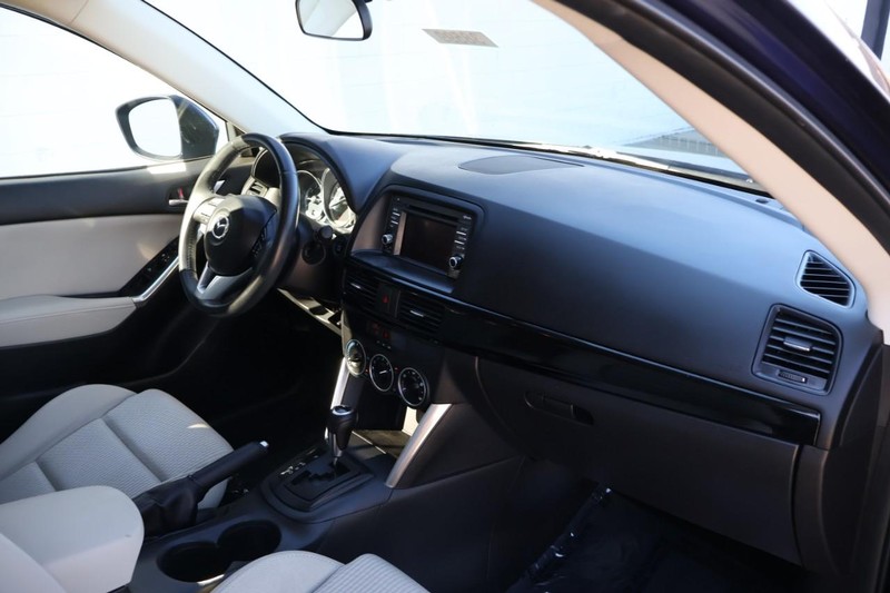 Mazda CX-5 Vehicle Full-screen Gallery Image 20