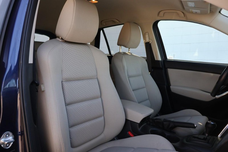 Mazda CX-5 Vehicle Full-screen Gallery Image 21