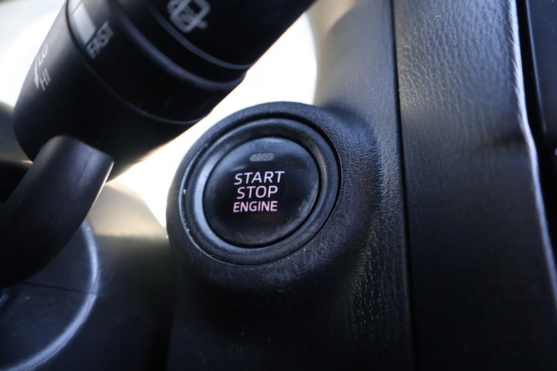 Mazda CX-5 Vehicle Full-screen Gallery Image 30