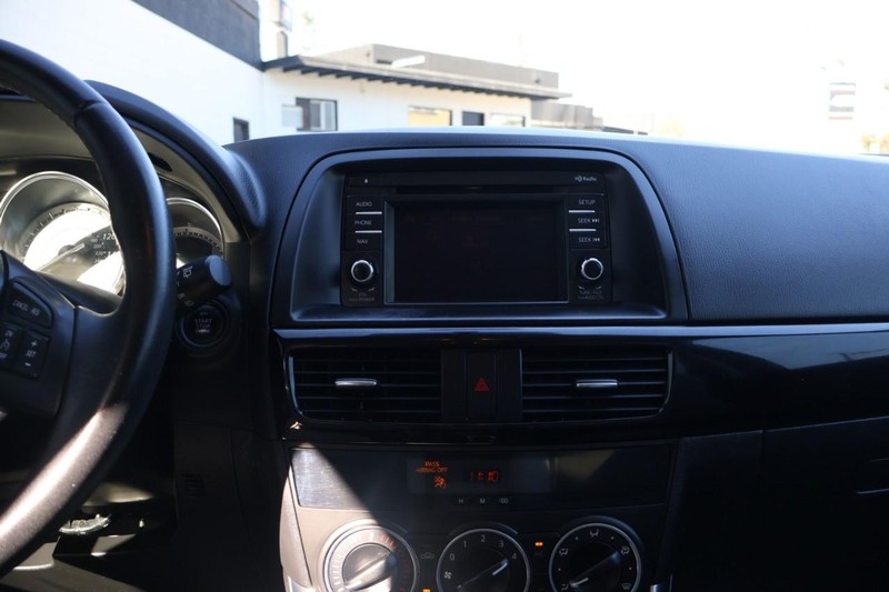 Mazda CX-5 Vehicle Full-screen Gallery Image 31