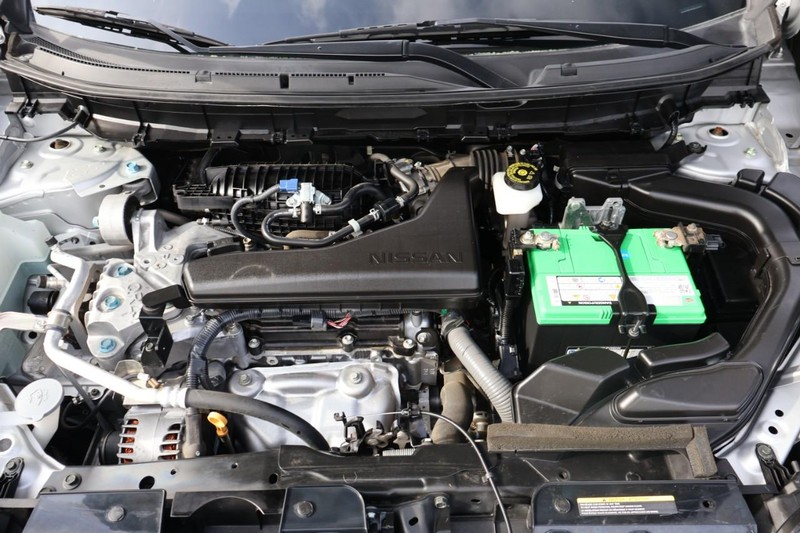 Nissan Rogue Vehicle Full-screen Gallery Image 12