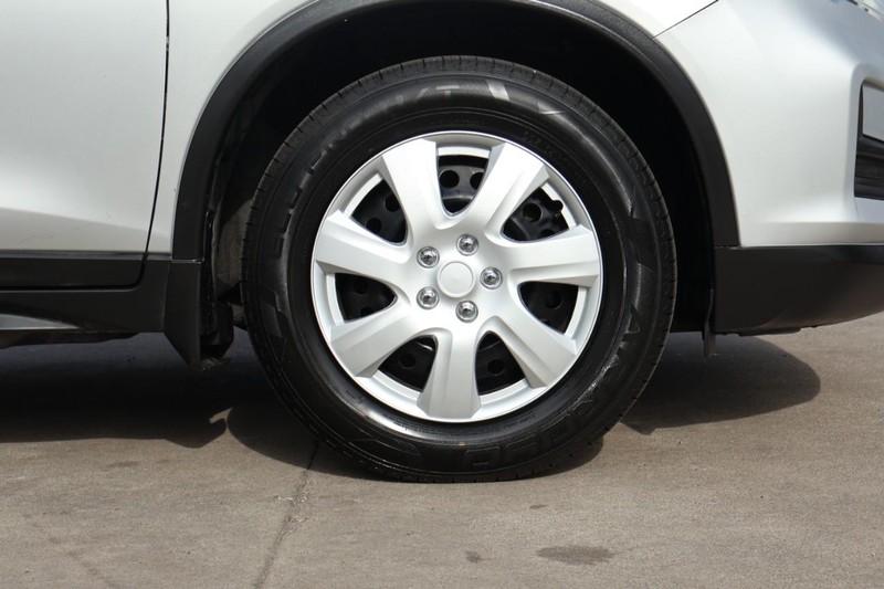 Nissan Rogue Vehicle Full-screen Gallery Image 13