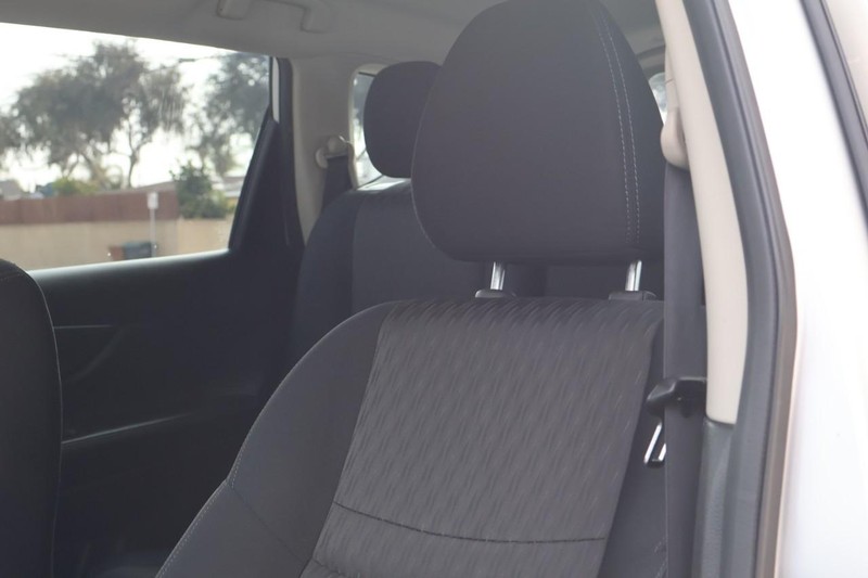 Nissan Rogue Vehicle Full-screen Gallery Image 18