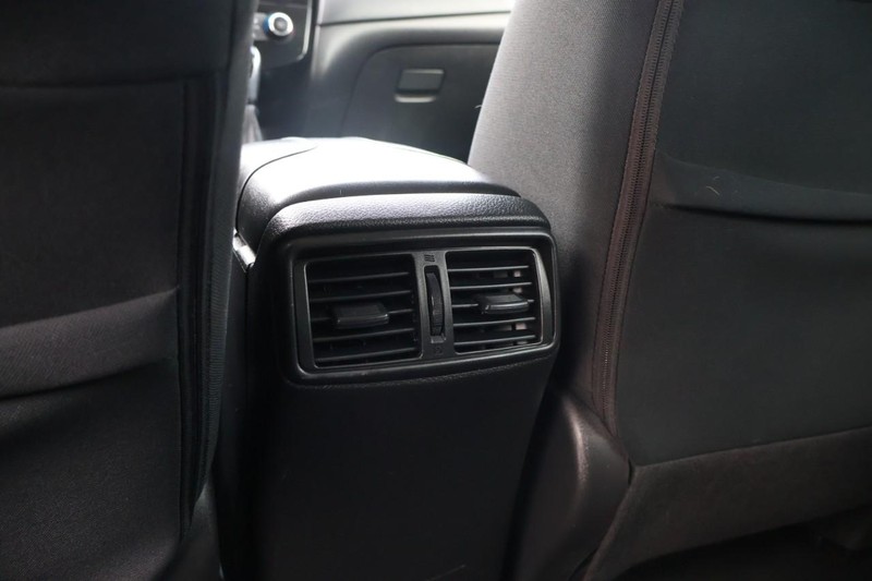 Nissan Rogue Vehicle Full-screen Gallery Image 22