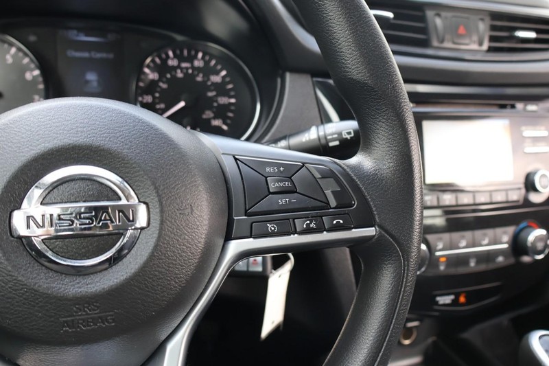 Nissan Rogue Vehicle Full-screen Gallery Image 27