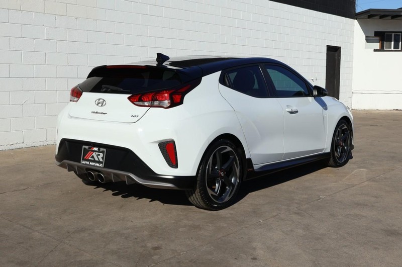 Hyundai Veloster Vehicle Full-screen Gallery Image 05