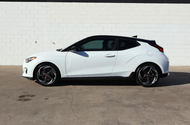 Hyundai Veloster Vehicle Full-screen Gallery Image 11