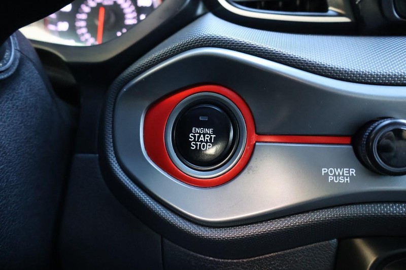 Hyundai Veloster Vehicle Full-screen Gallery Image 29