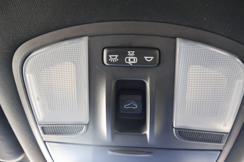 Hyundai Veloster Vehicle Full-screen Gallery Image 36