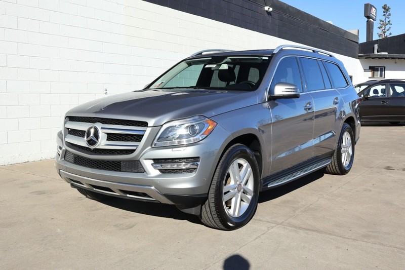 Mercedes-Benz GL 450 Vehicle Full-screen Gallery Image 12