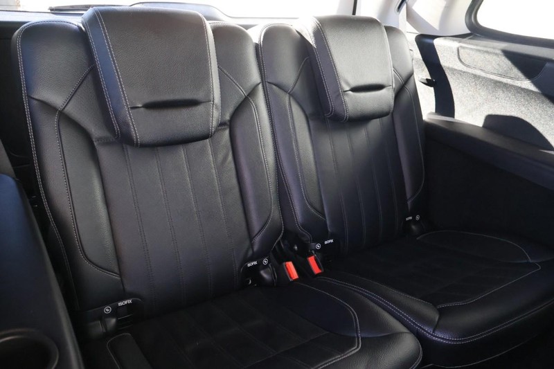 Mercedes-Benz GL 450 Vehicle Full-screen Gallery Image 24