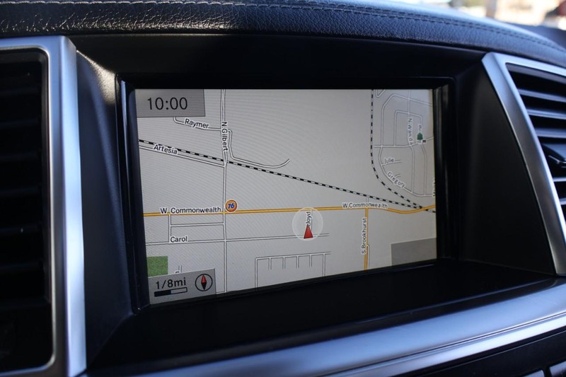 Mercedes-Benz GL 450 Vehicle Full-screen Gallery Image 33