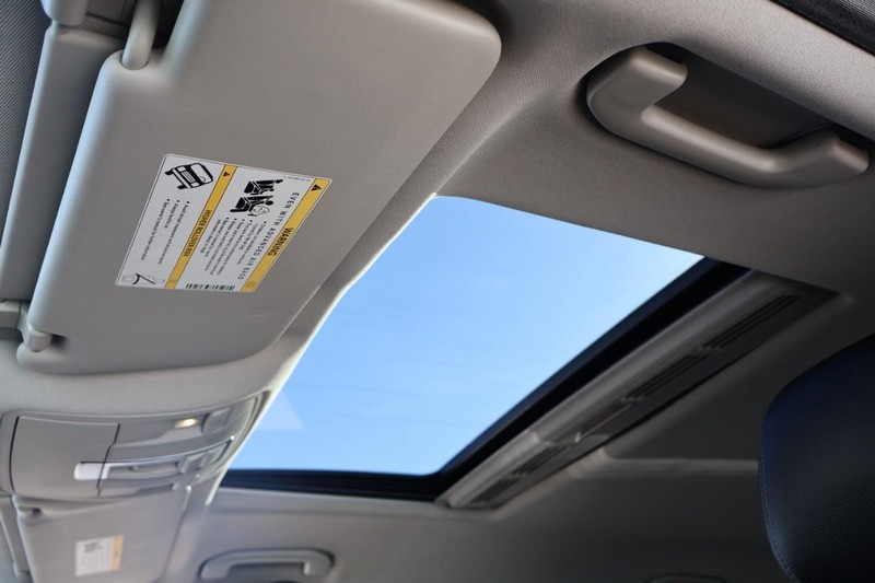 Mercedes-Benz GL 450 Vehicle Full-screen Gallery Image 40