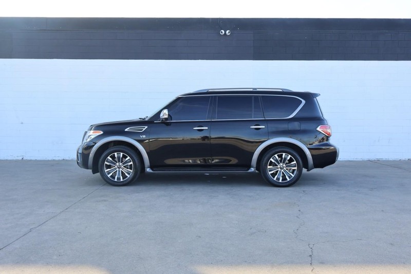 Nissan Armada Vehicle Full-screen Gallery Image 11