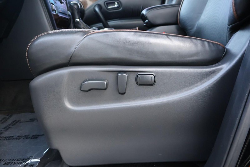 Nissan Armada Vehicle Full-screen Gallery Image 18