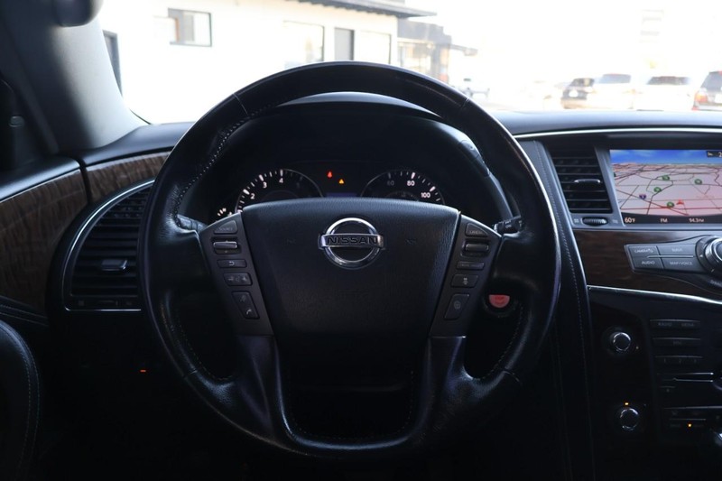 Nissan Armada Vehicle Full-screen Gallery Image 29