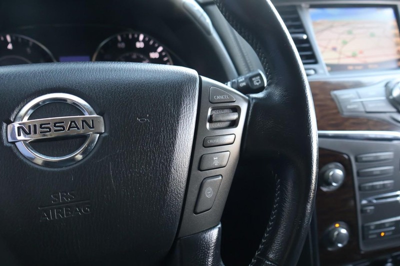 Nissan Armada Vehicle Full-screen Gallery Image 31