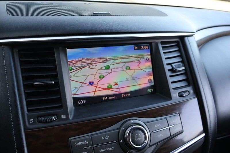 Nissan Armada Vehicle Full-screen Gallery Image 34