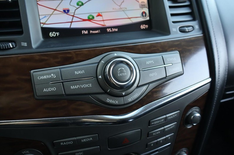 Nissan Armada Vehicle Full-screen Gallery Image 36