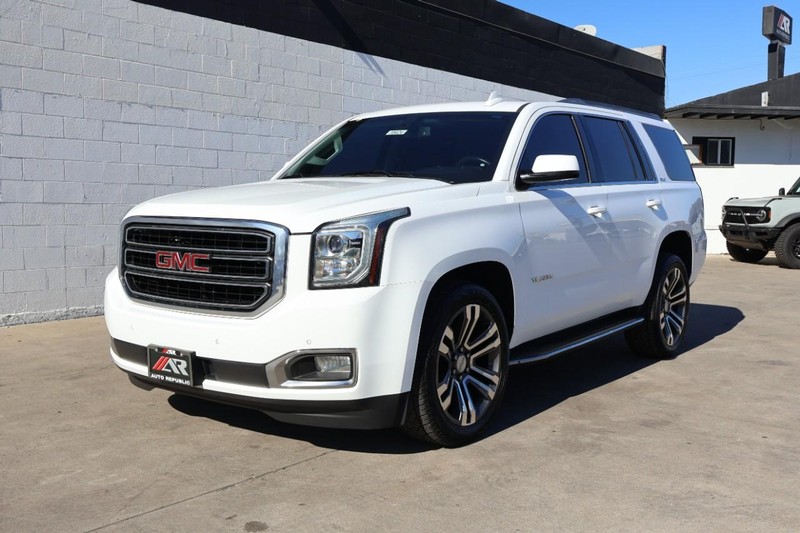 GMC Yukon Vehicle Full-screen Gallery Image 13