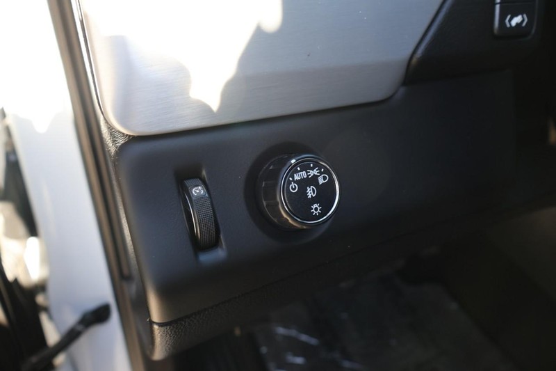 GMC Yukon Vehicle Full-screen Gallery Image 19