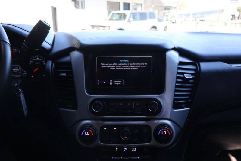 GMC Yukon Vehicle Full-screen Gallery Image 32