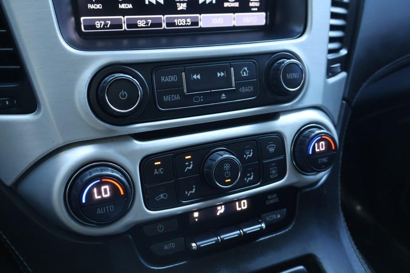 GMC Yukon Vehicle Full-screen Gallery Image 35