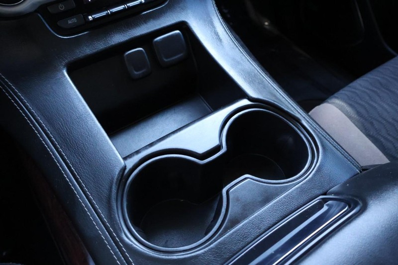 GMC Yukon Vehicle Full-screen Gallery Image 37