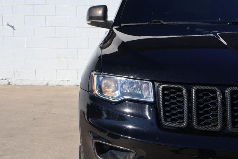 Jeep Grand Cherokee Vehicle Full-screen Gallery Image 03