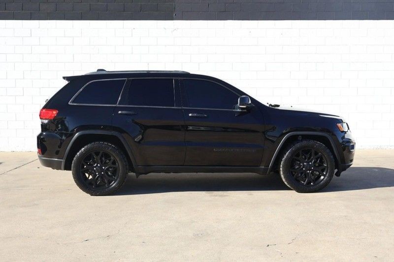 Jeep Grand Cherokee Vehicle Full-screen Gallery Image 04