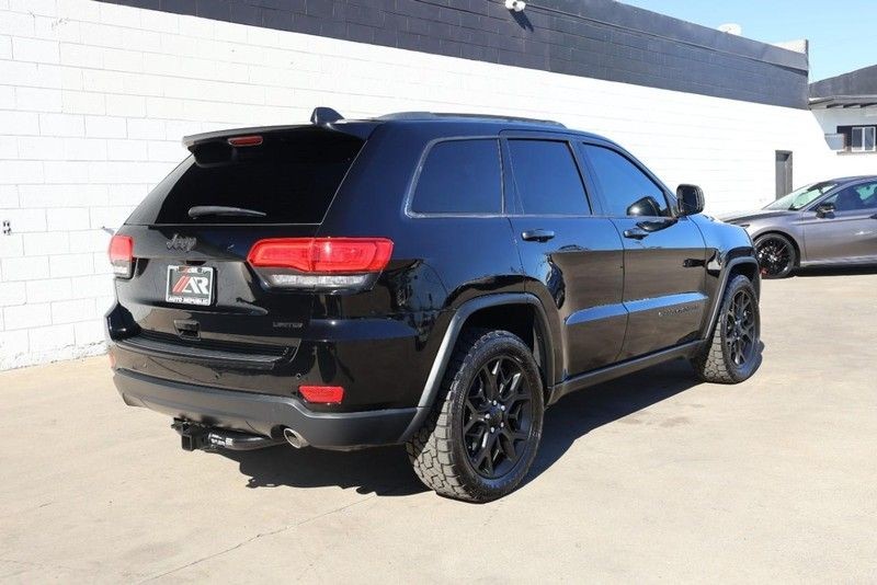 Jeep Grand Cherokee Vehicle Full-screen Gallery Image 05