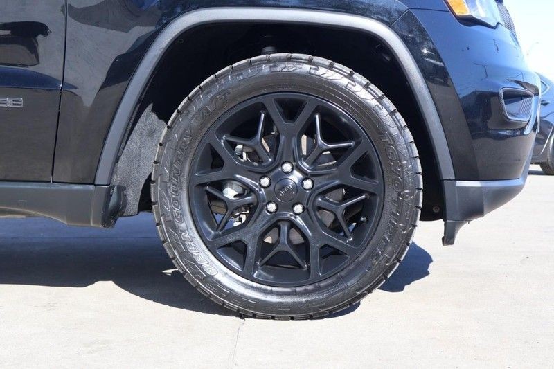 Jeep Grand Cherokee Vehicle Full-screen Gallery Image 14