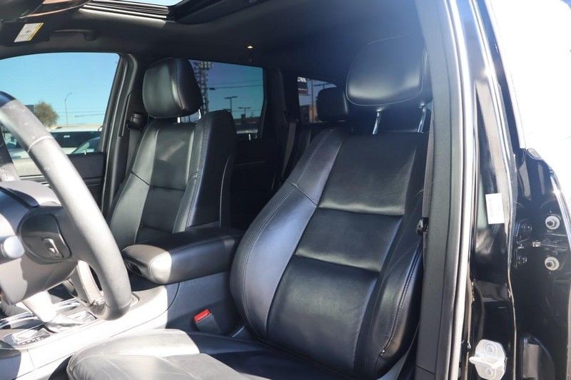 Jeep Grand Cherokee Vehicle Full-screen Gallery Image 17