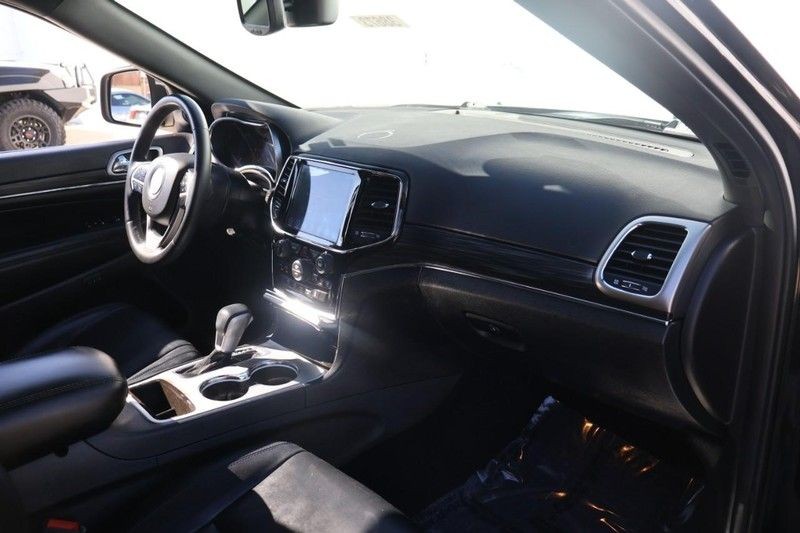 Jeep Grand Cherokee Vehicle Full-screen Gallery Image 19