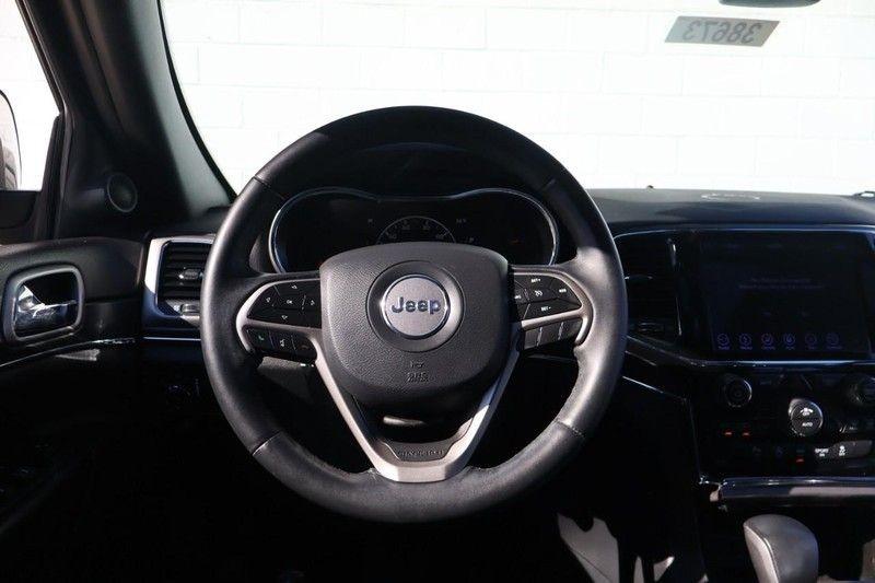 Jeep Grand Cherokee Vehicle Full-screen Gallery Image 25