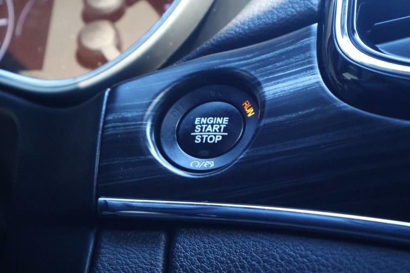 Jeep Grand Cherokee Vehicle Full-screen Gallery Image 28