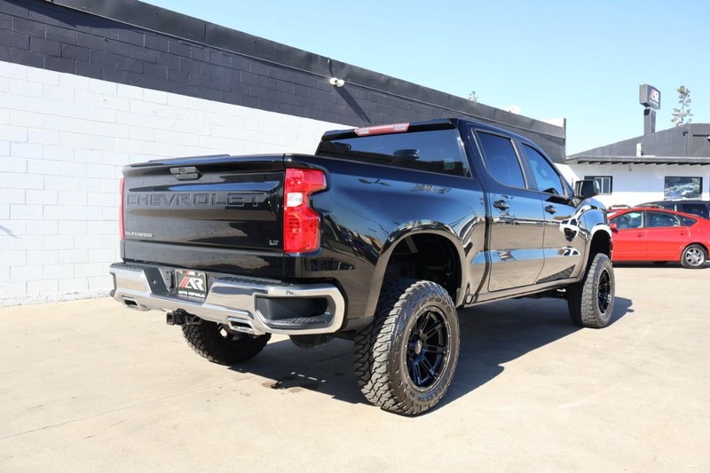 Chevrolet Silverado 1500 Vehicle Full-screen Gallery Image 05