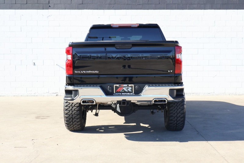 Chevrolet Silverado 1500 Vehicle Full-screen Gallery Image 06