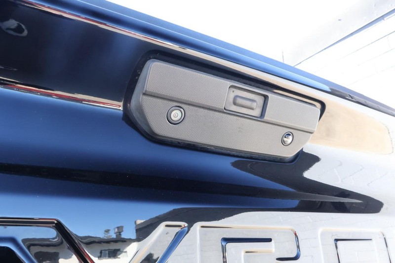 Chevrolet Silverado 1500 Vehicle Full-screen Gallery Image 08