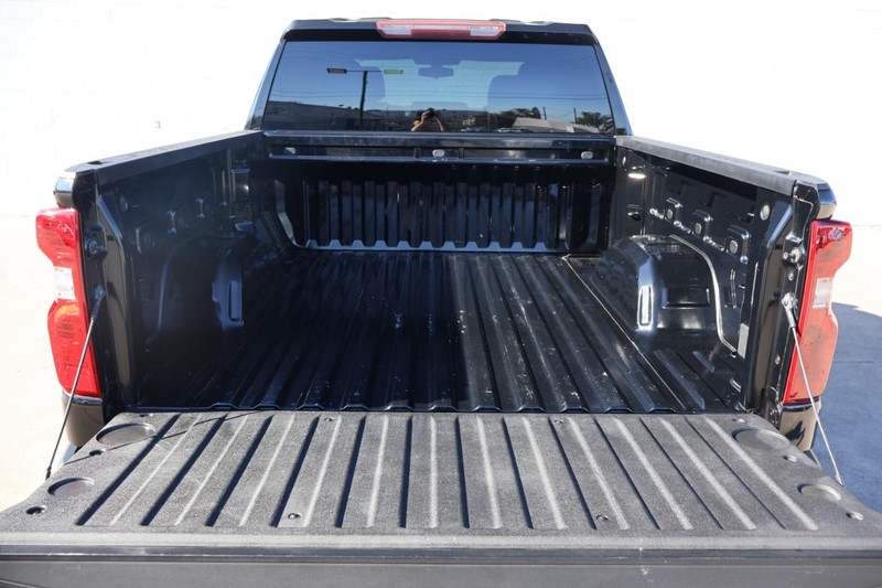 Chevrolet Silverado 1500 Vehicle Full-screen Gallery Image 09