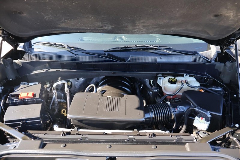 Chevrolet Silverado 1500 Vehicle Full-screen Gallery Image 16