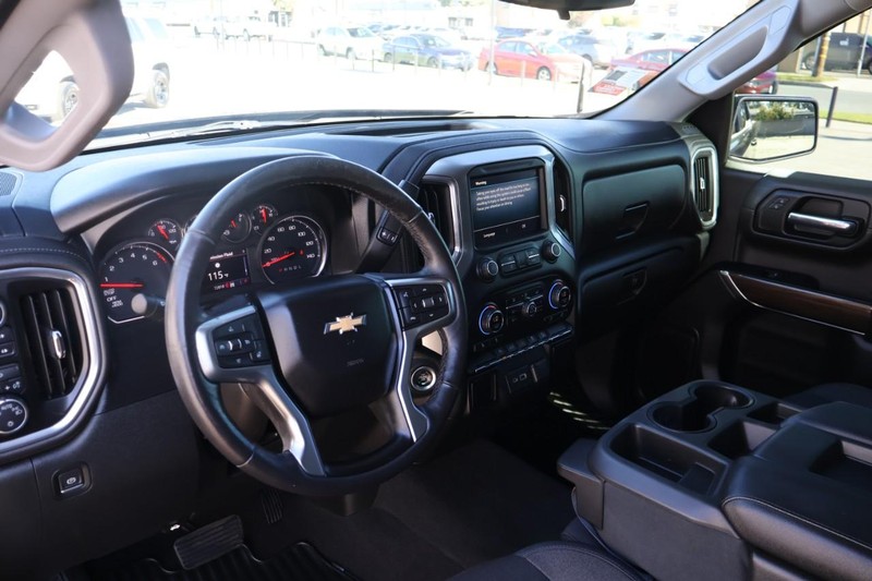 Chevrolet Silverado 1500 Vehicle Full-screen Gallery Image 19
