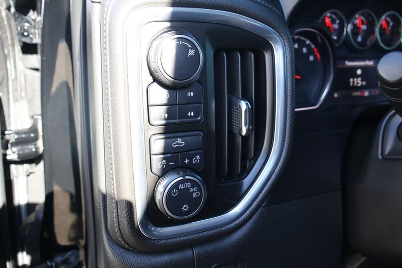 Chevrolet Silverado 1500 Vehicle Full-screen Gallery Image 20