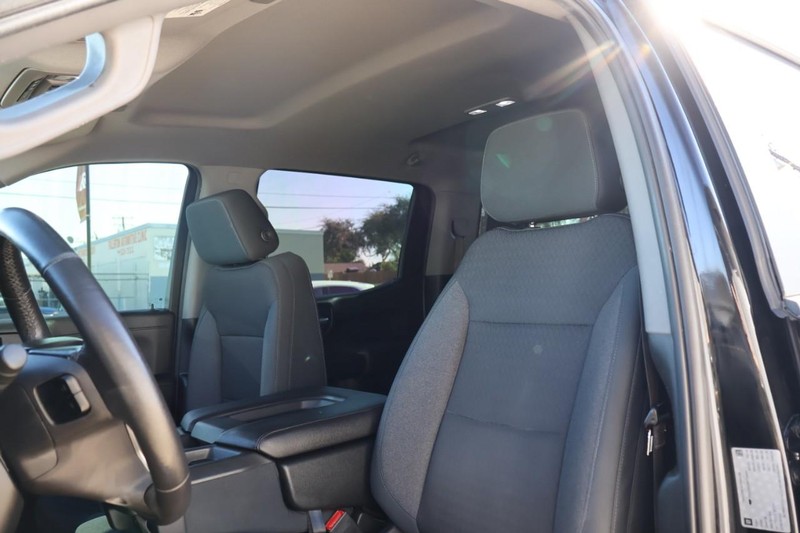 Chevrolet Silverado 1500 Vehicle Full-screen Gallery Image 21