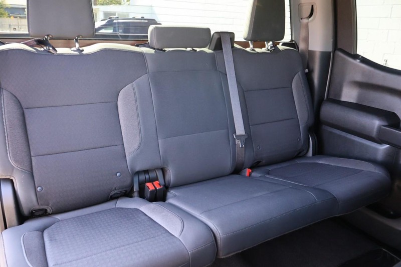 Chevrolet Silverado 1500 Vehicle Full-screen Gallery Image 24