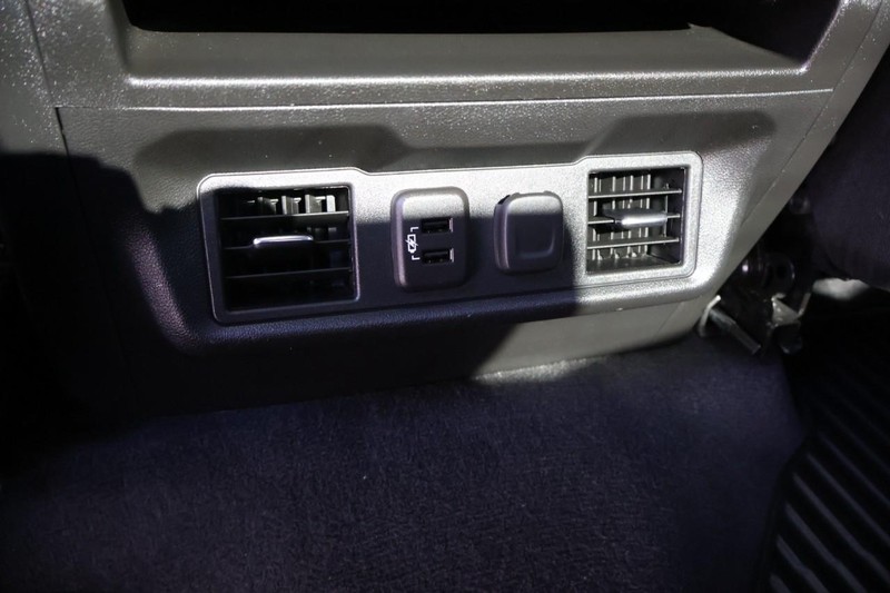 Chevrolet Silverado 1500 Vehicle Full-screen Gallery Image 31