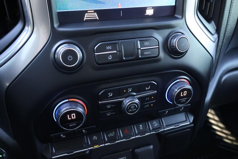 Chevrolet Silverado 1500 Vehicle Full-screen Gallery Image 35