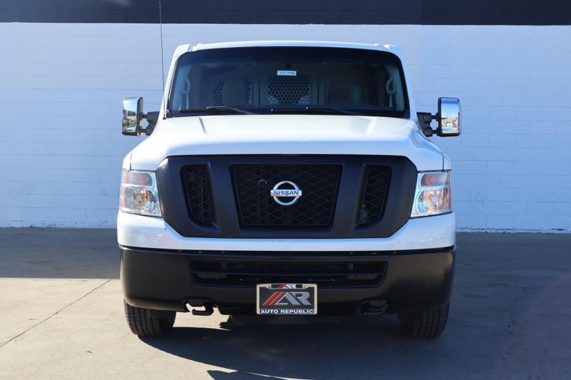 Nissan NV Cargo Vehicle Full-screen Gallery Image 03